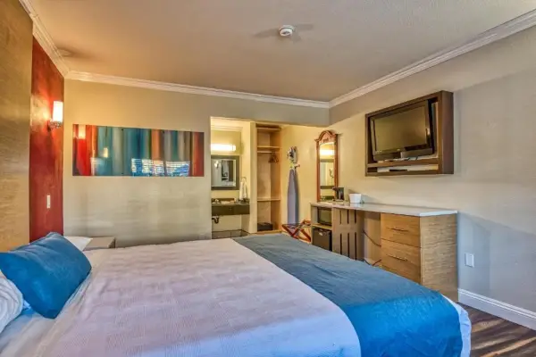 Hollywood City Inn 7